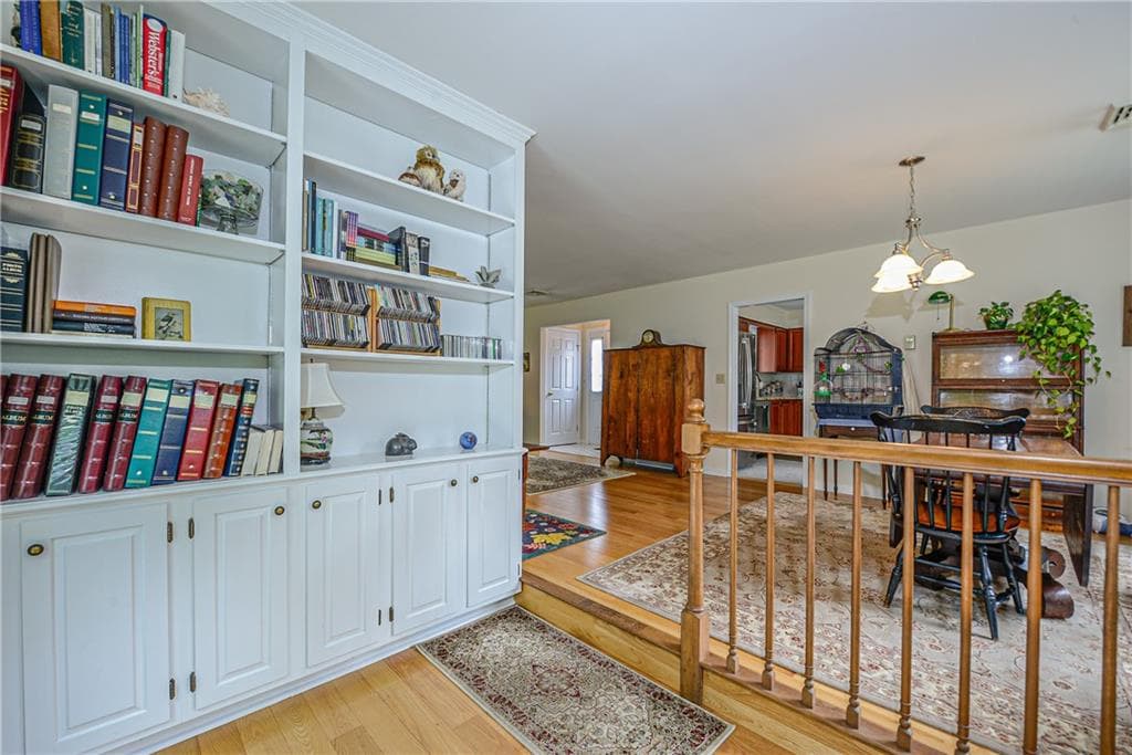 62 Cornell Drive photo 9