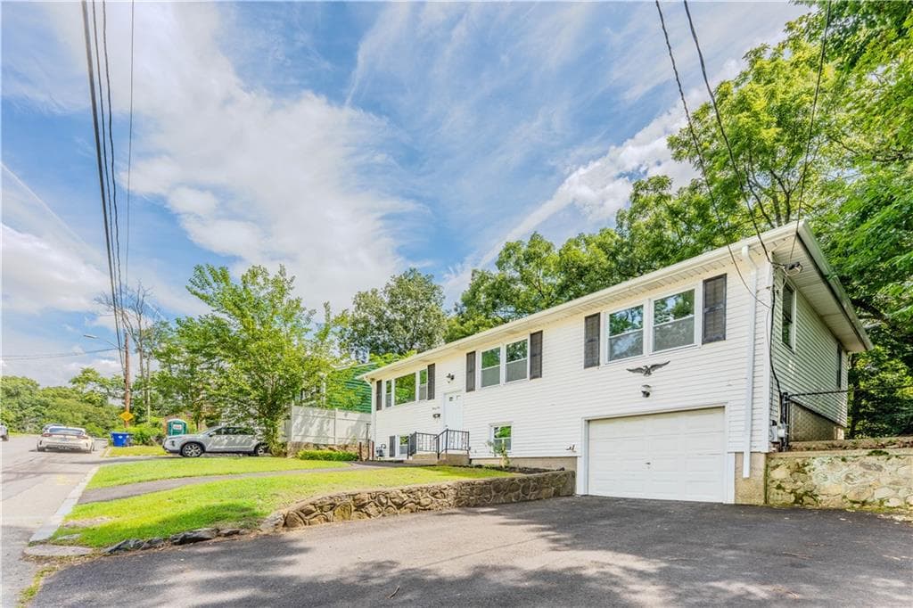 31 ridgeway Avenue photo 2