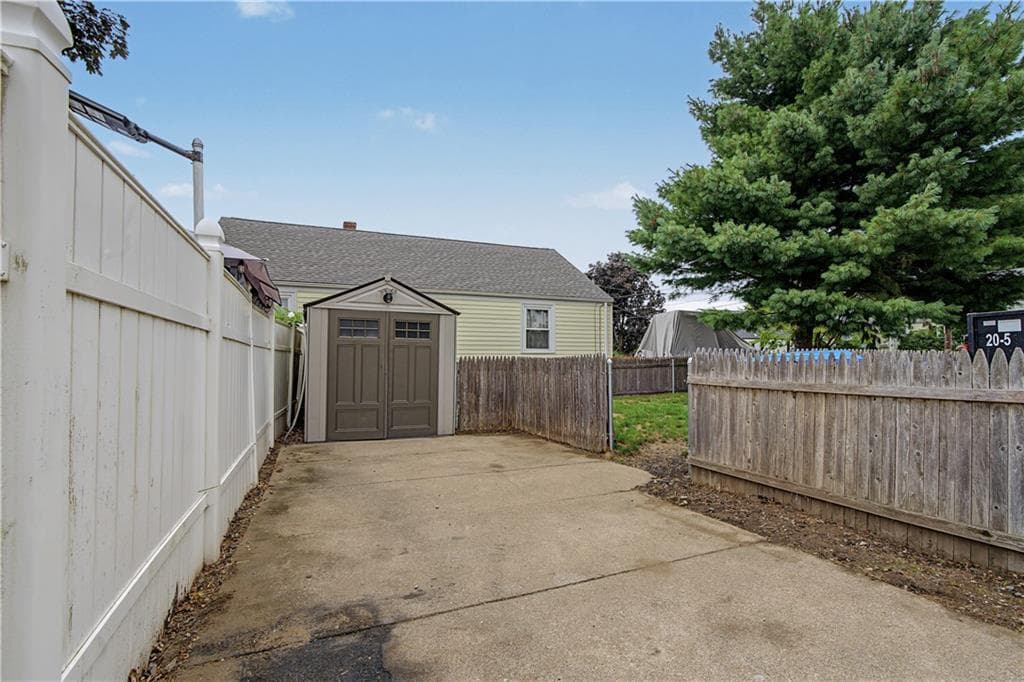 19 Poirier Street photo 2