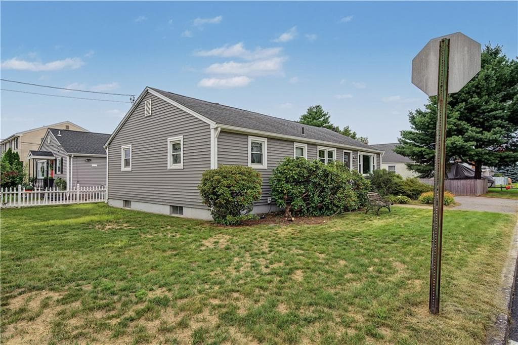 19 Poirier Street photo 36