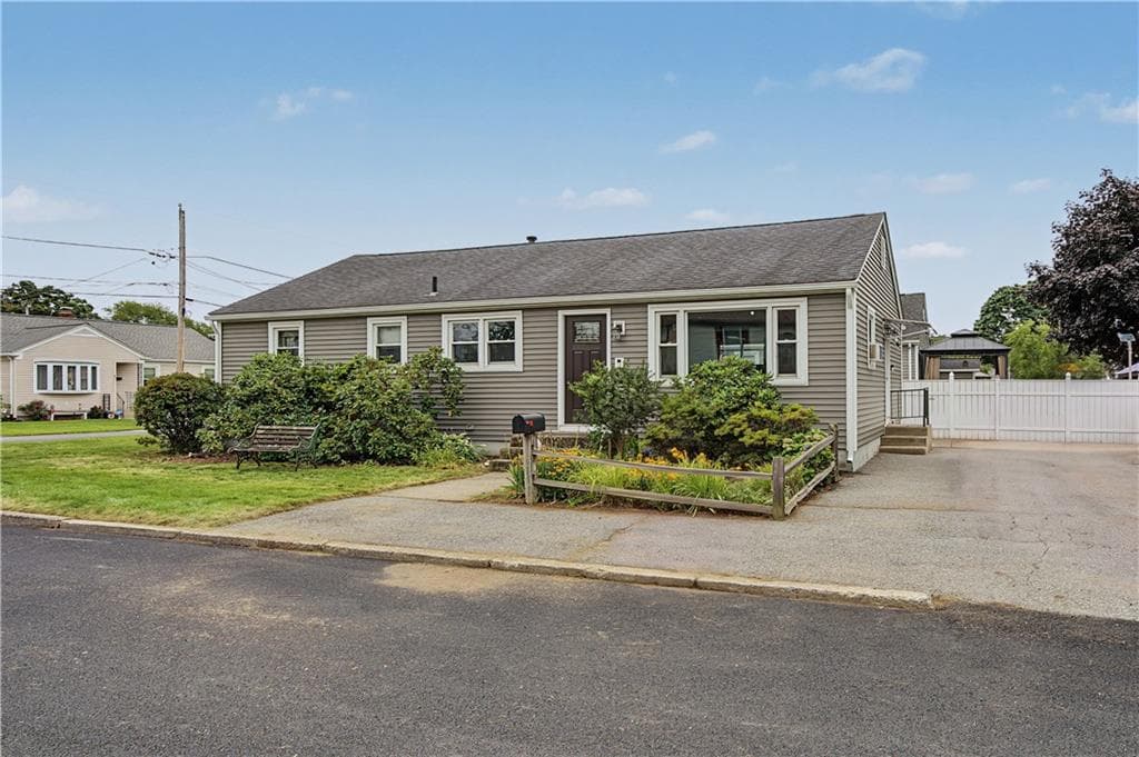 19 Poirier Street photo 34