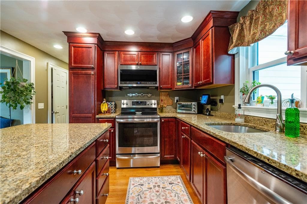 Single Family Residence at 315 Crompton Road, East Greenwich, photo 16 of 41