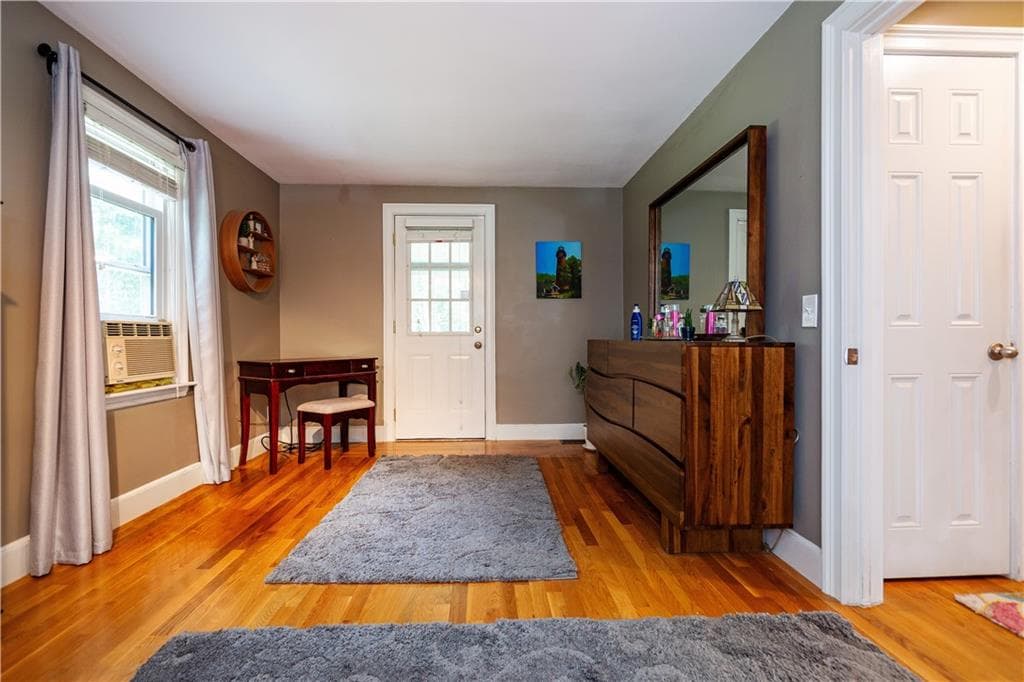 Single Family Residence at 315 Crompton Road, East Greenwich, photo 20 of 41
