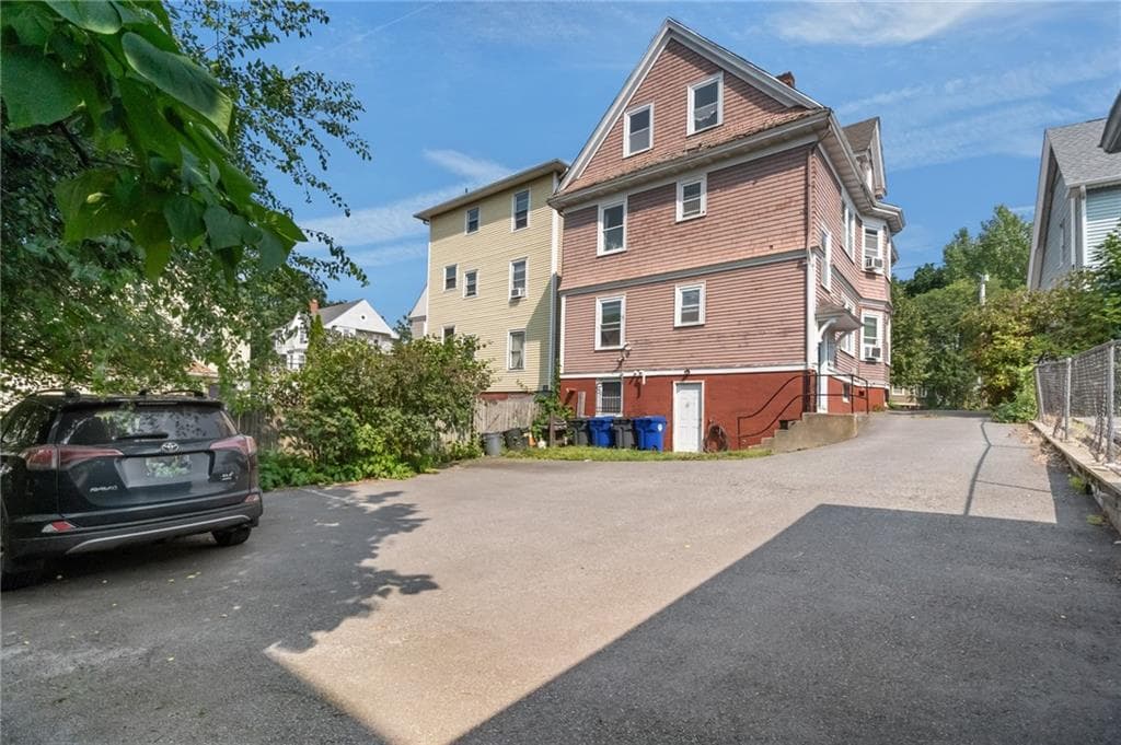 574 Smith Street photo 46