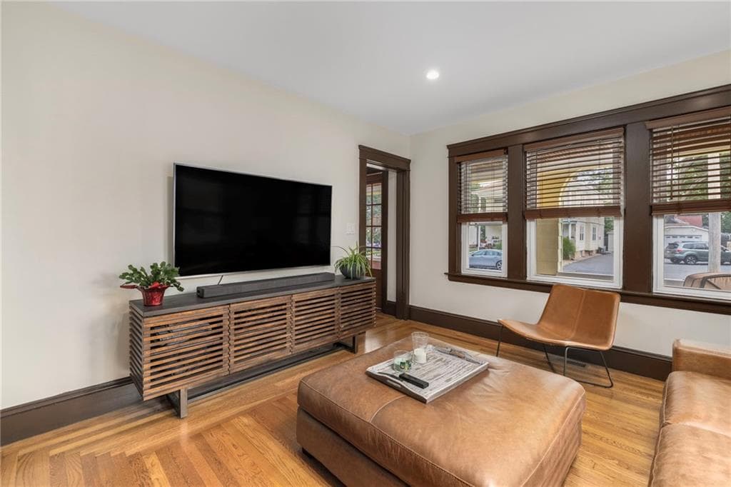 76 Myrtle Avenue photo 7