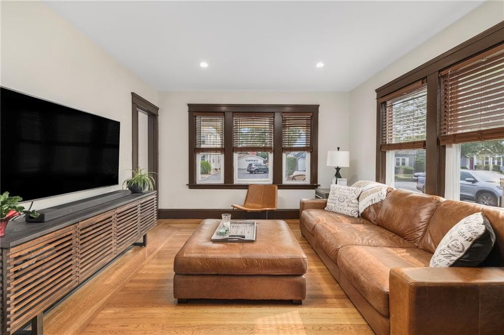 76 Myrtle Avenue photo 5