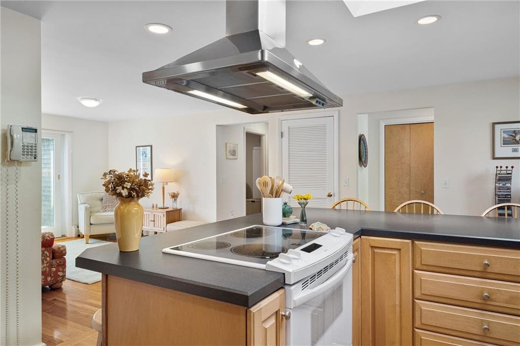 22 Noble Street photo 6