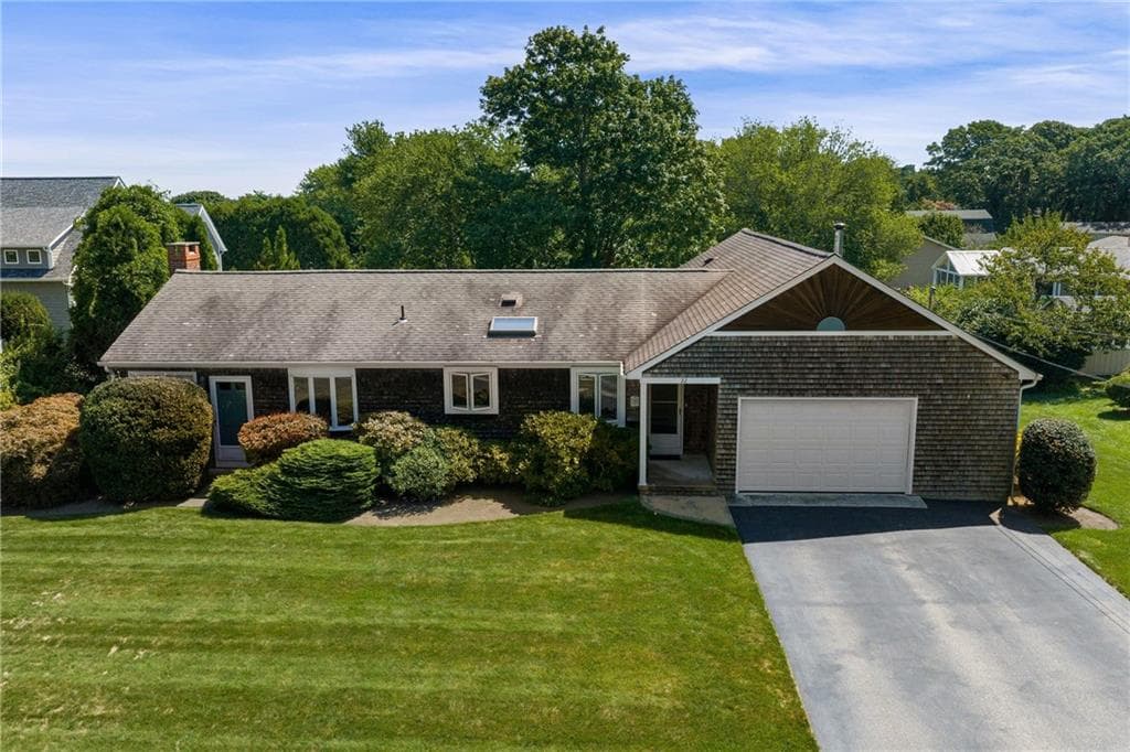 22 Noble Street photo 35