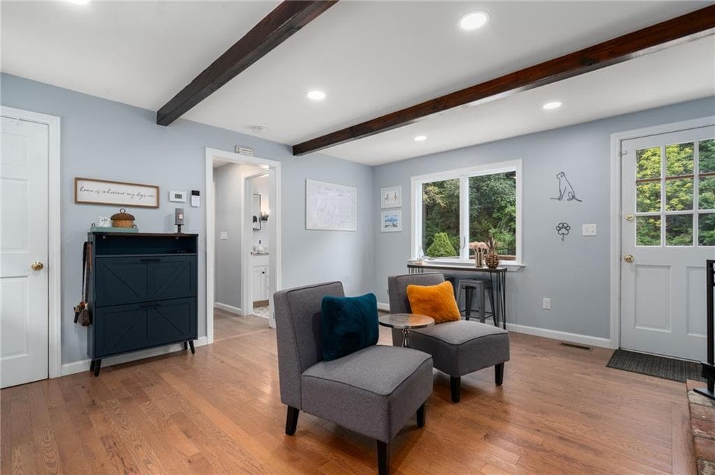 109 Scott Road photo 5