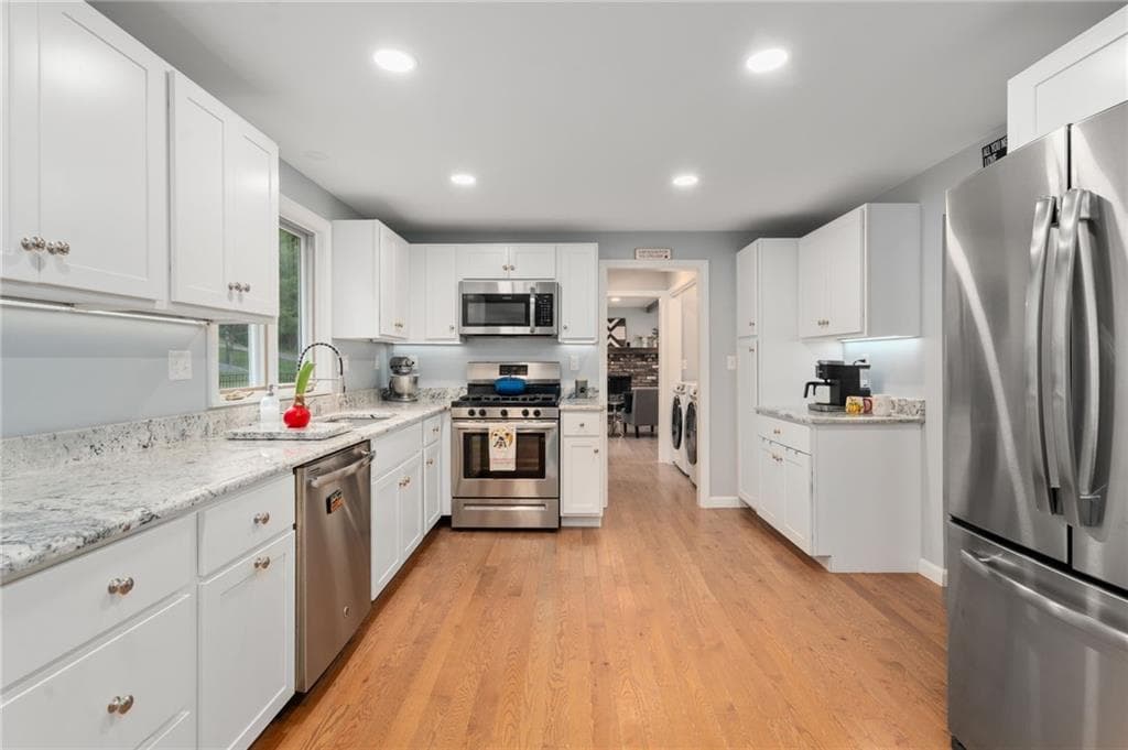 109 Scott Road photo 9