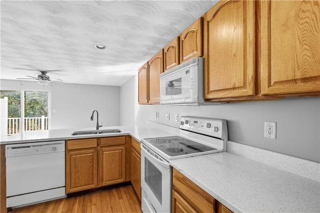 Condominium at 572 Smithfield Road UNIT 16, North Providence, photo 13 of 44