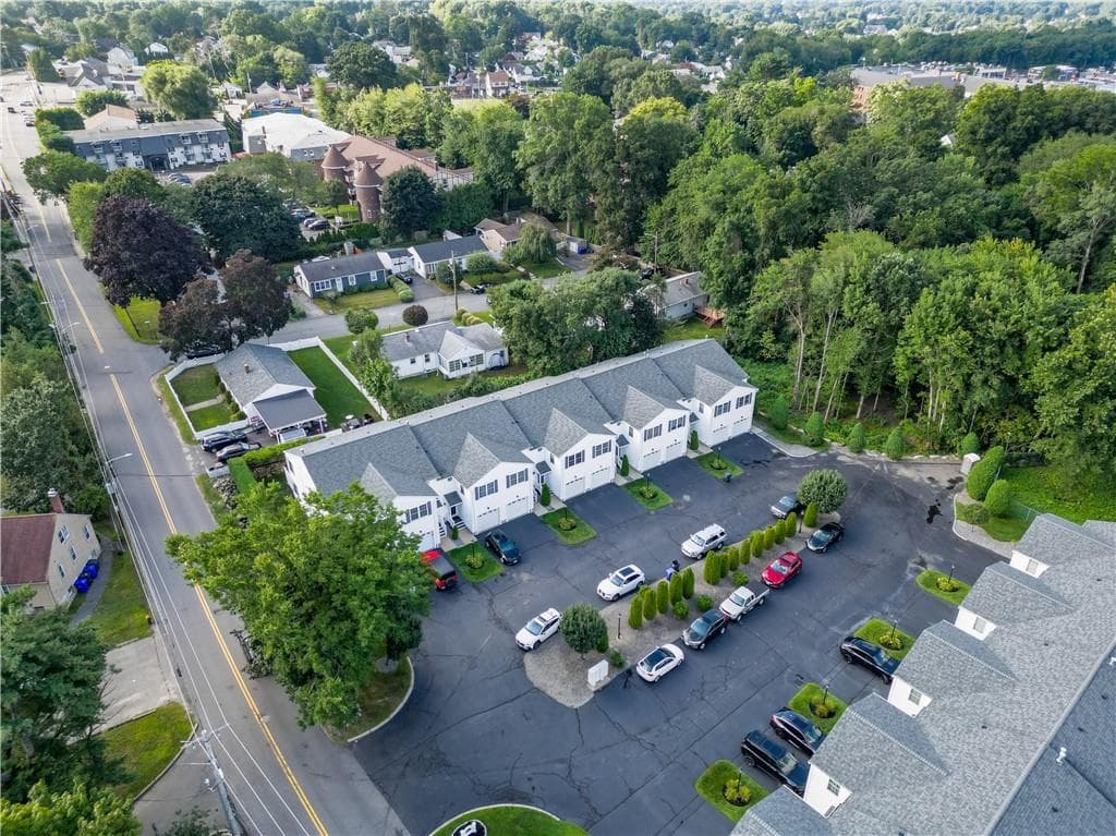 Condominium at 572 Smithfield Road UNIT 16, North Providence, photo 3 of 44