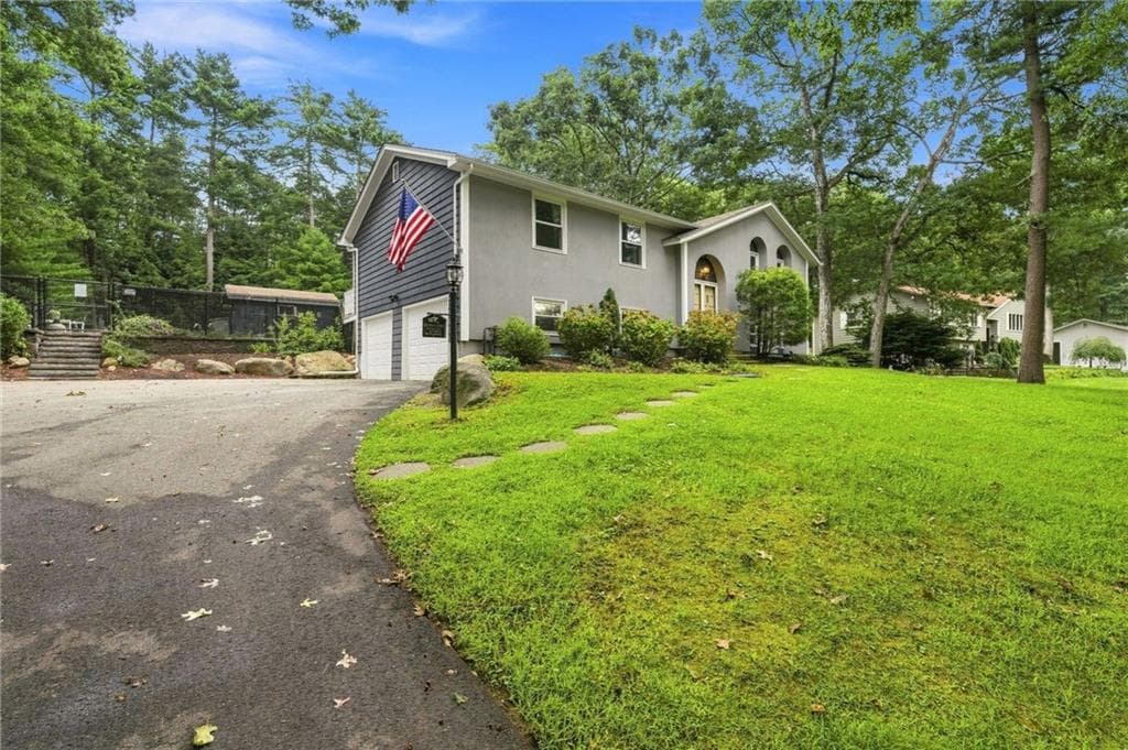 119 Wood Cove Drive photo 2