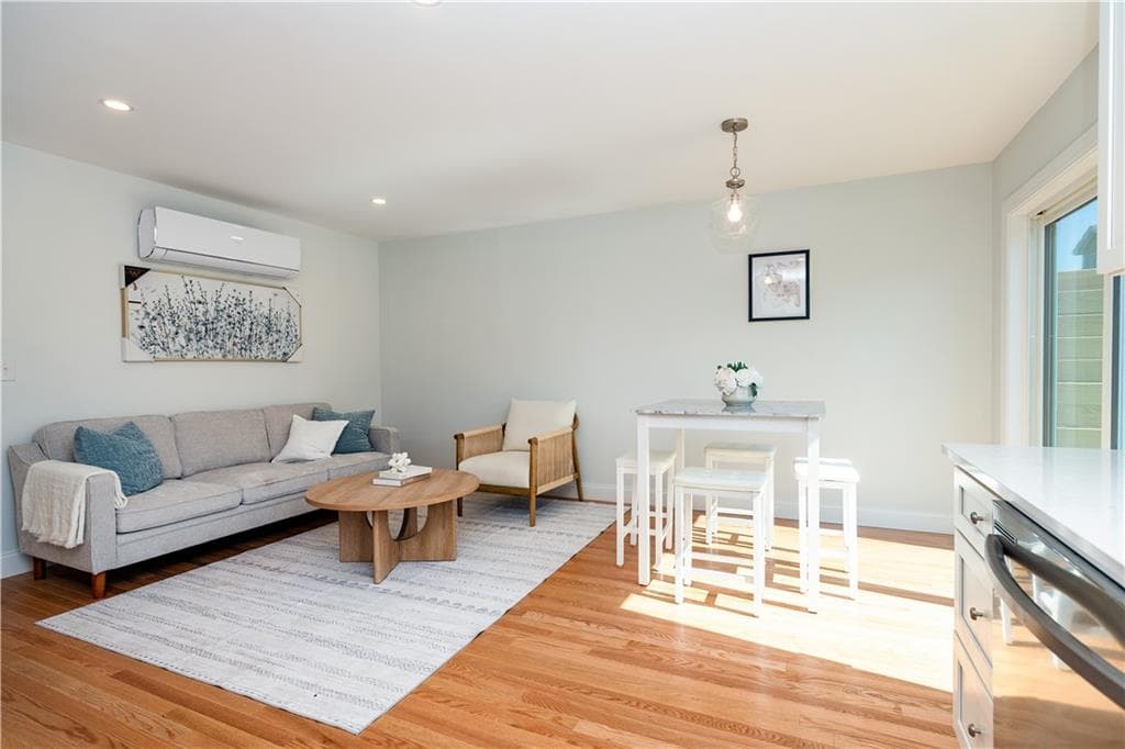 400 Juniper Street photo 16