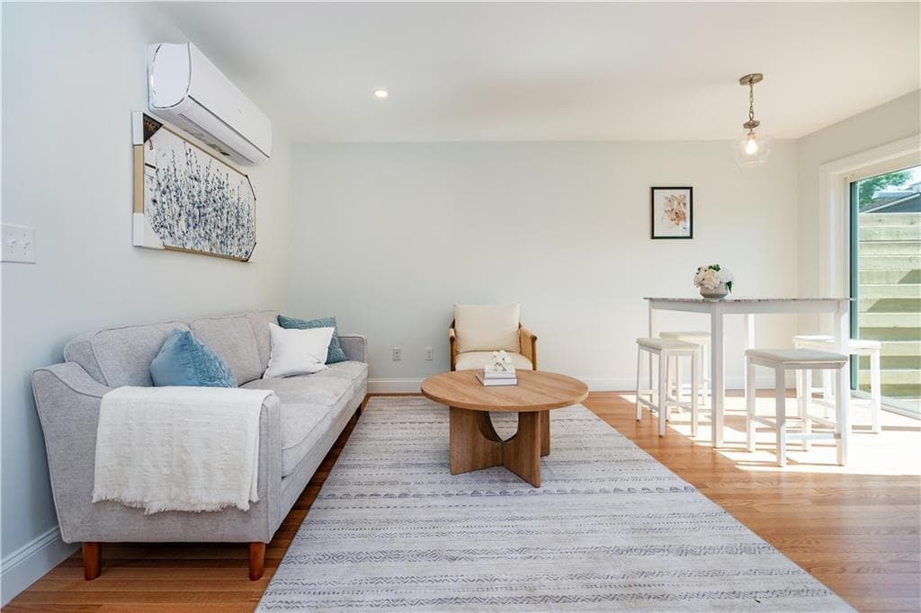 400 Juniper Street photo 10