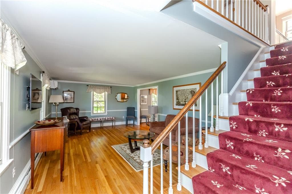 10 Circle Drive photo 3