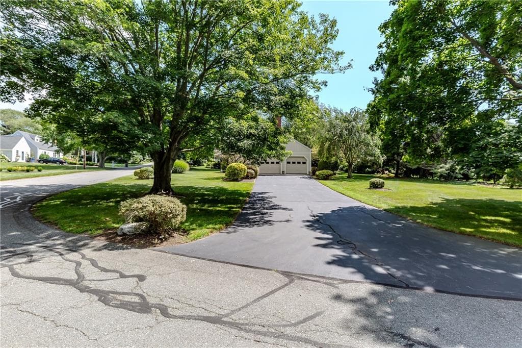 10 Circle Drive photo 49