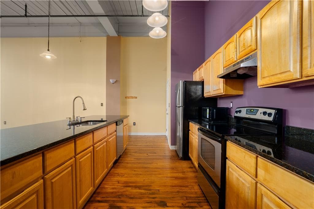 685 Social Street UNIT 204 photo 2