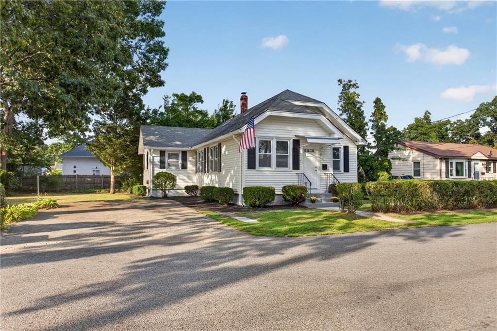 37 Lincoln Avenue photo 3