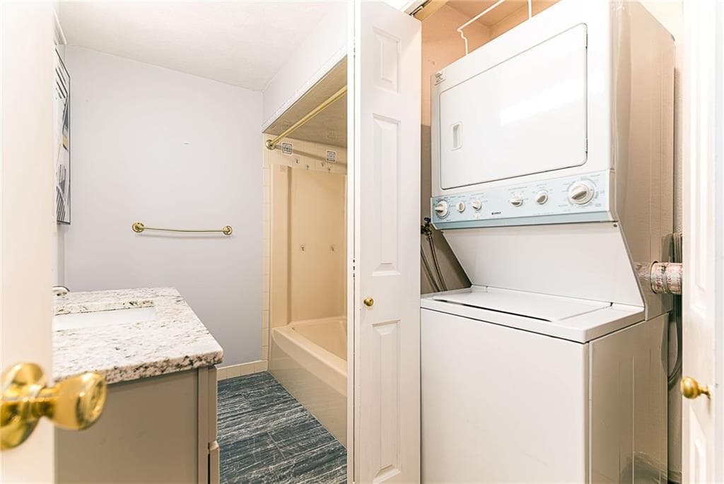 Condominium at 86 Trellis Drive UNIT 86, West Warwick, photo 27 of 42