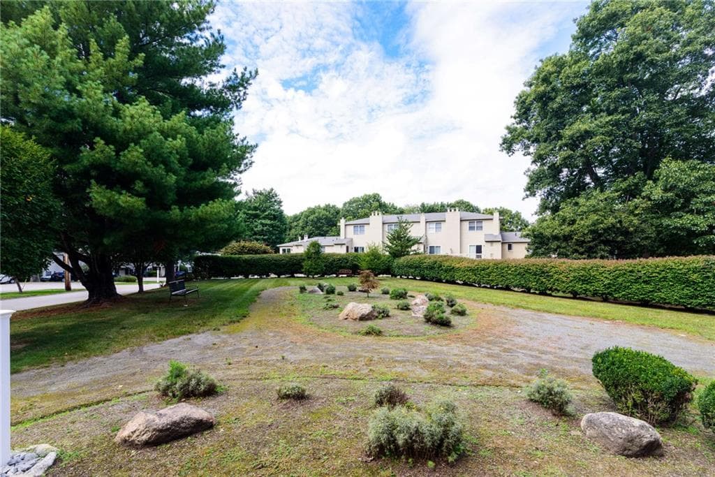 Condominium at 86 Trellis Drive UNIT 86, West Warwick, photo 42 of 42