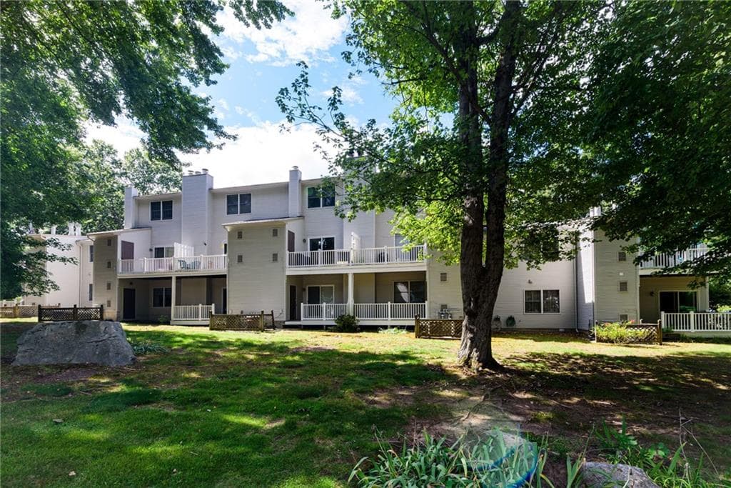 Condominium at 86 Trellis Drive UNIT 86, West Warwick, photo 3 of 42