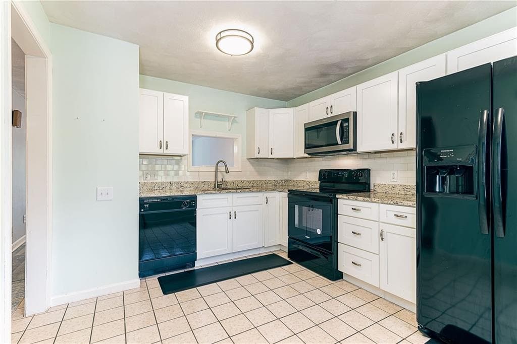 Condominium at 86 Trellis Drive UNIT 86, West Warwick, photo 10 of 42