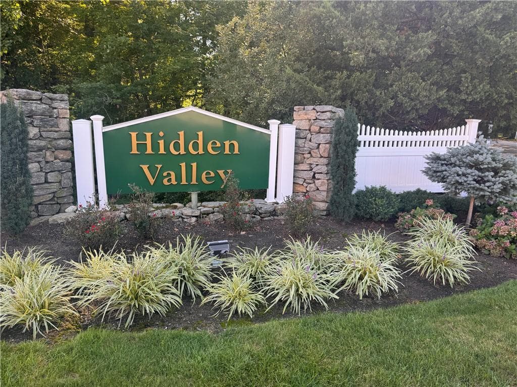 Condominium at 86 Trellis Drive UNIT 86, West Warwick, photo 40 of 42