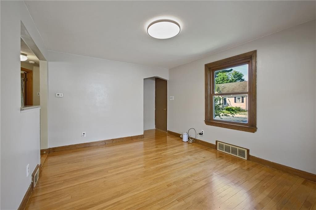 243 Rice Street photo 13