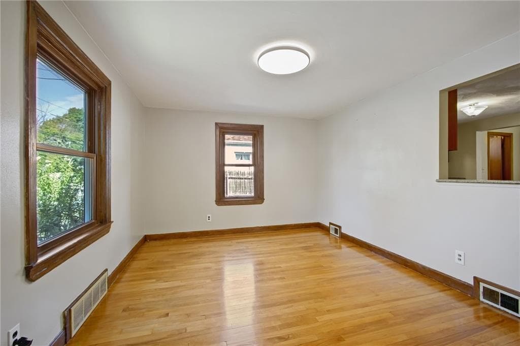 243 Rice Street photo 10