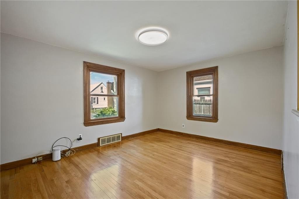 243 Rice Street photo 11