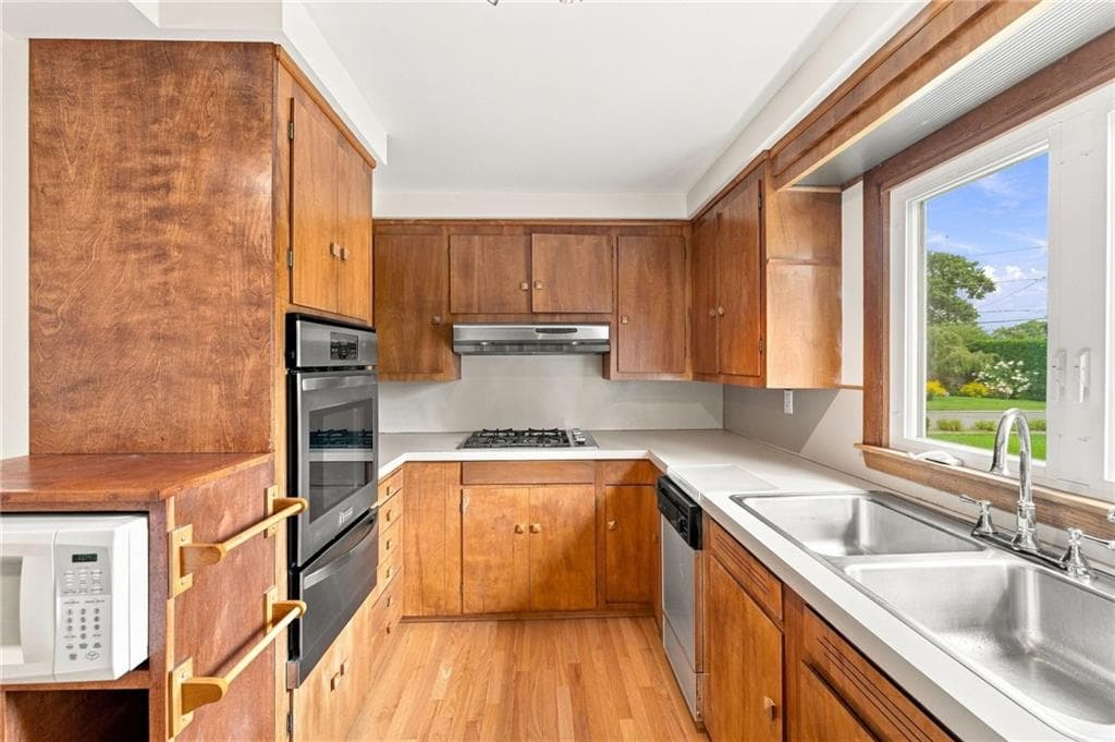 74 Isabella Avenue photo 8