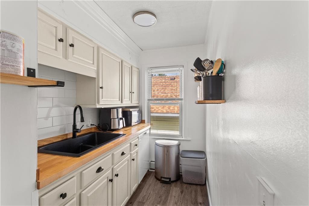 551 Pond Street photo 17