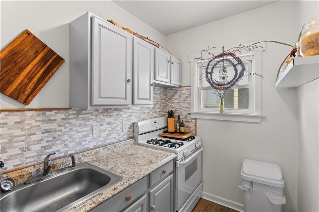 551 Pond Street photo 14