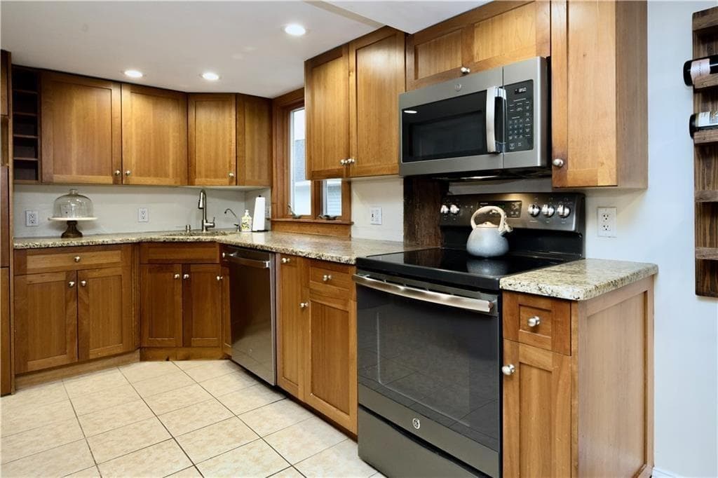 182 Hines Road photo 6