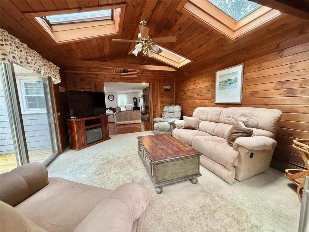 Single Family Residence at 132 Sheffield Hill Road, Exeter, photo 5 of 28