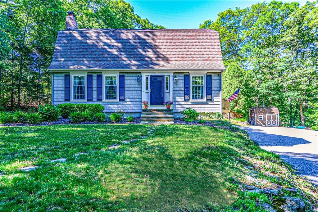 Single Family Residence at 132 Sheffield Hill Road, Exeter, photo 9 of 28