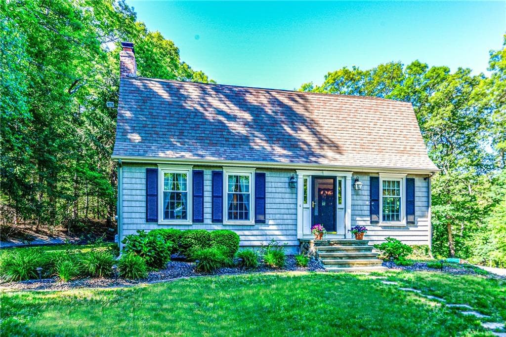 Single Family Residence at 132 Sheffield Hill Road, Exeter, photo 10 of 28