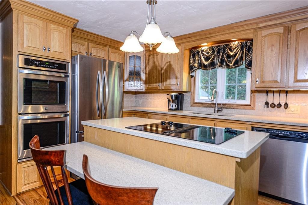 Single Family Residence at 132 Sheffield Hill Road, Exeter, photo 8 of 28