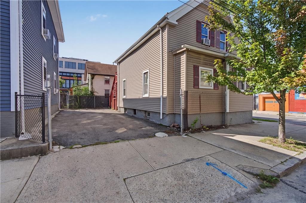448 Public Street photo 3