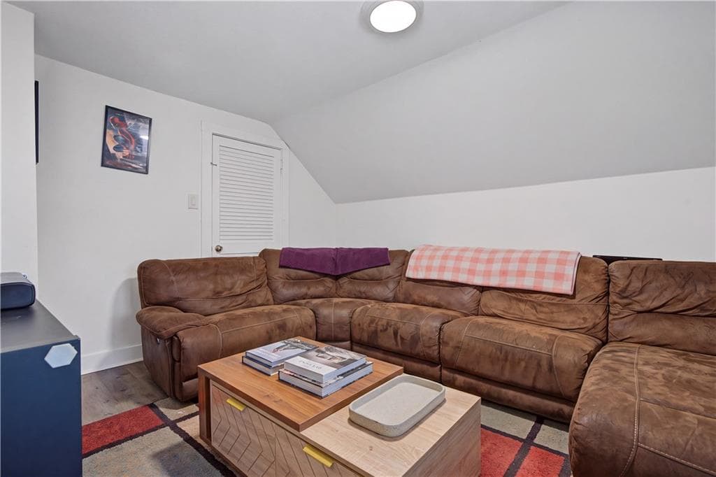 448 Public Street photo 31