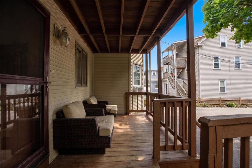 76 Dewey Street photo 3