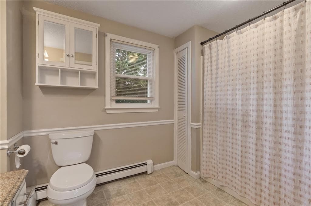 76 Dewey Street photo 18