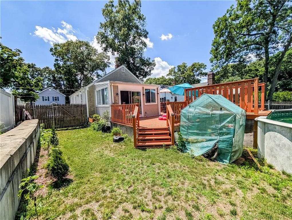 115 Davis Avenue photo 6