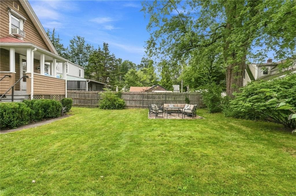 16 Beechcrest Street photo 21