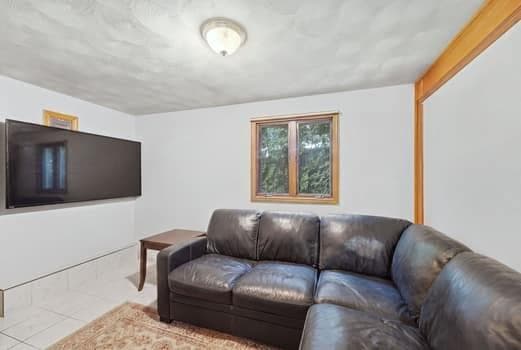 110 Barrett Avenue photo 9