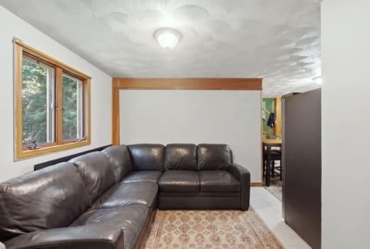 110 Barrett Avenue photo 8
