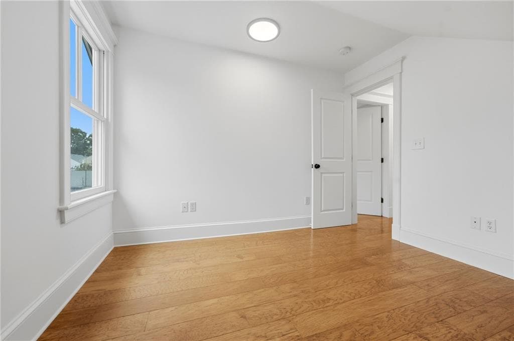 21 Elm Street photo 22