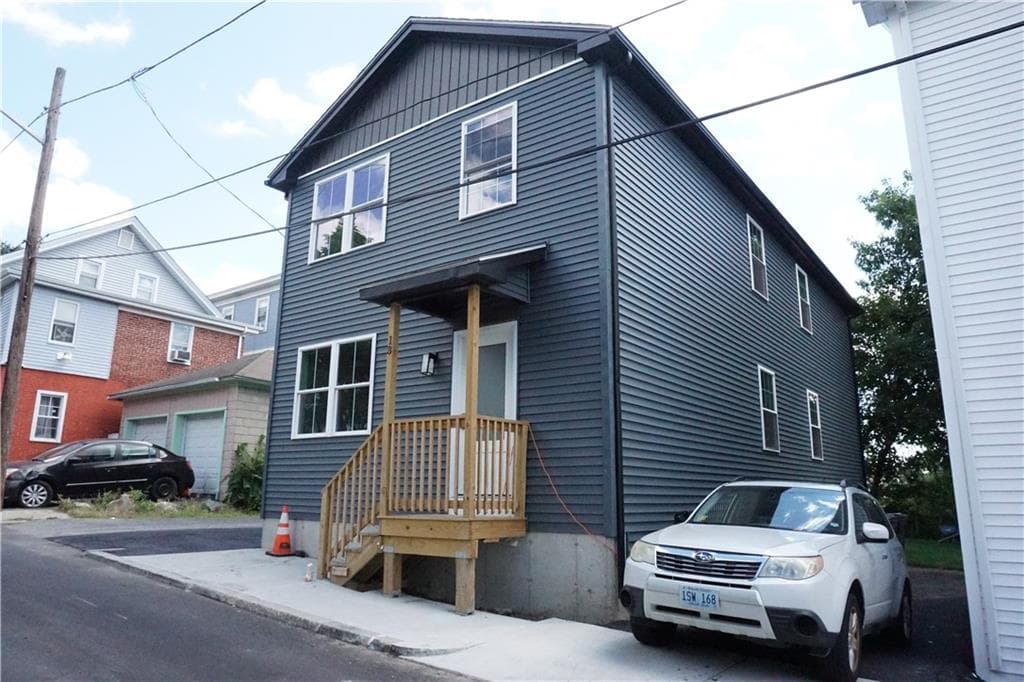 13 Benton Street photo 2