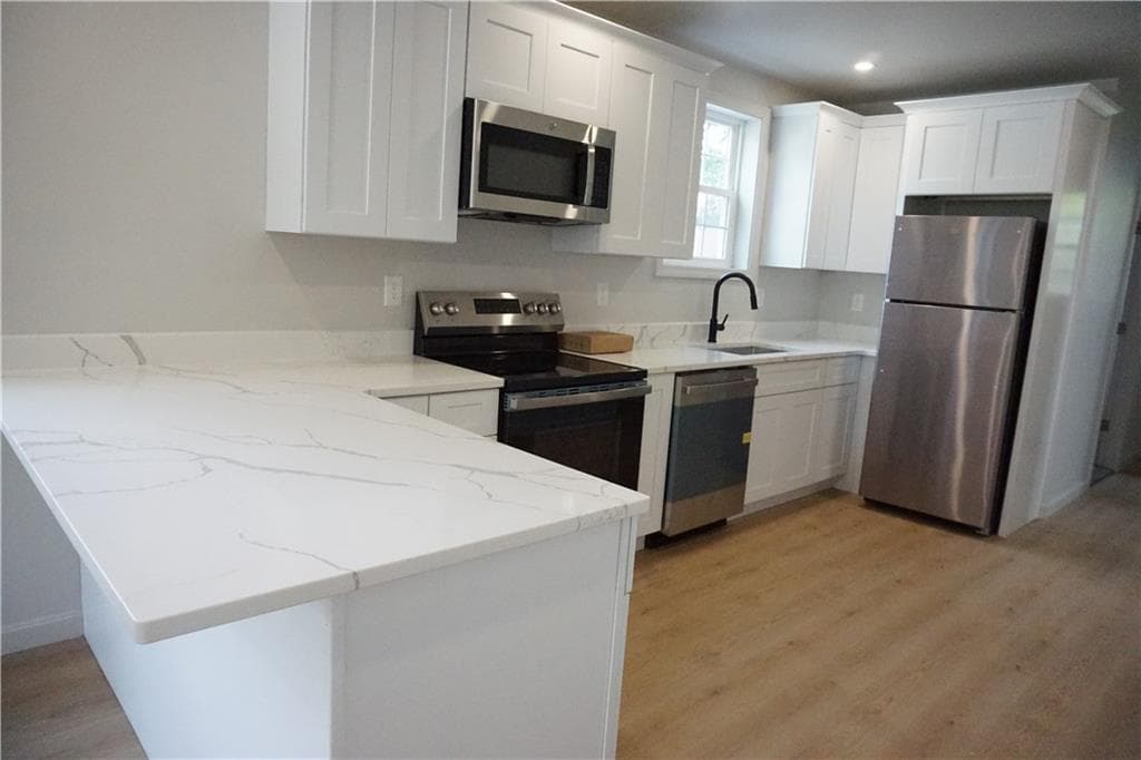 13 Benton Street photo 7